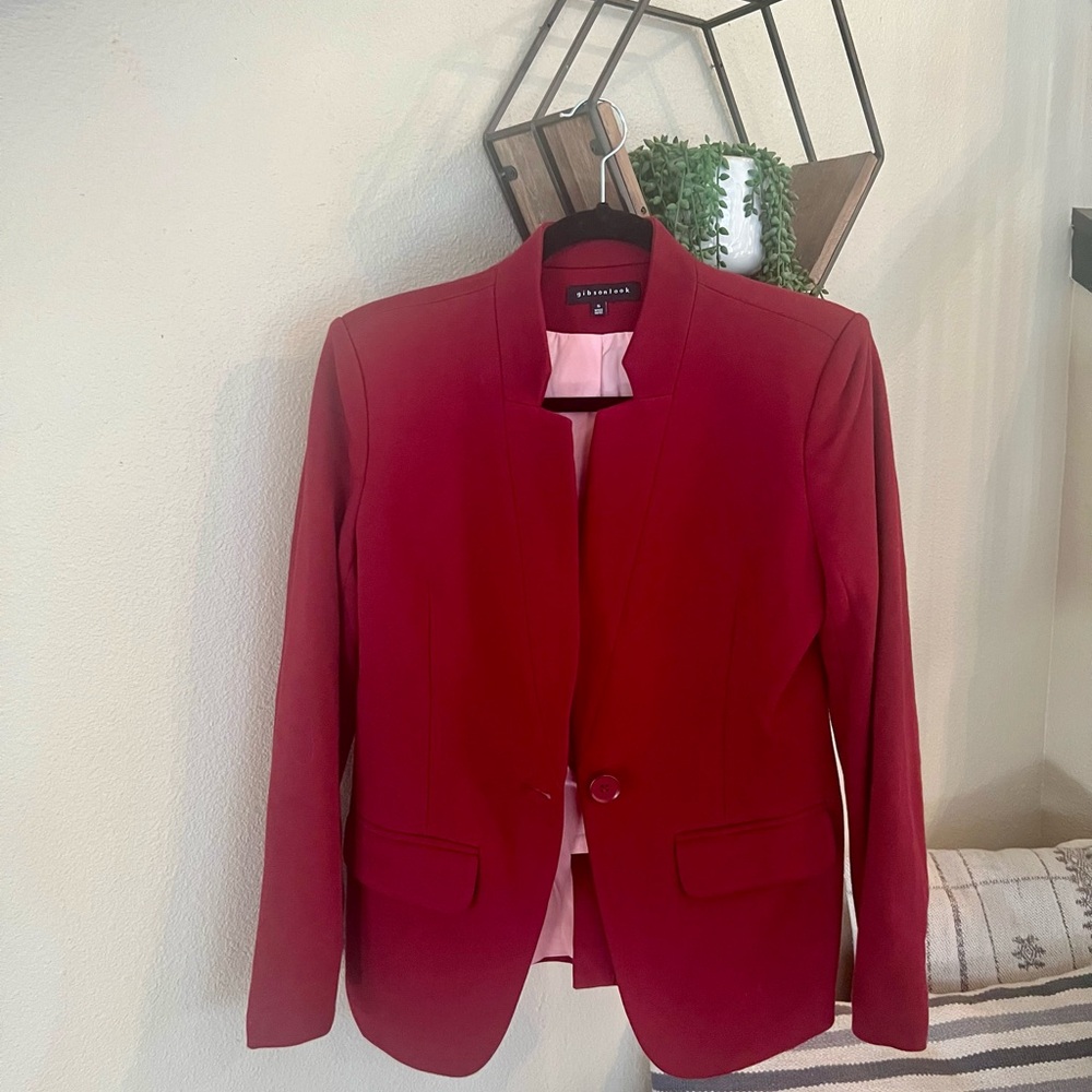 EUC Gibsonlook Notch Collar Women's Red Blazer Size Small
